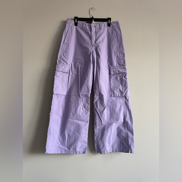 NWT Levi’s Purple Rose Cotton Mid Rise Wide Leg Relaxed Baggy Fit Cargo Pants - Picture 3 of 8